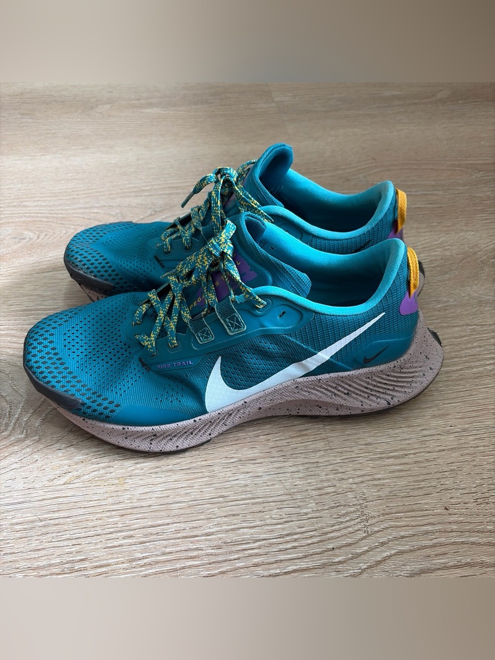 Nike Pegasus Trail Sneakers with White Swoosh and Colorful Accents 8.5 women’s